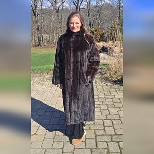 Luxurious Dark Brown Mink Coat